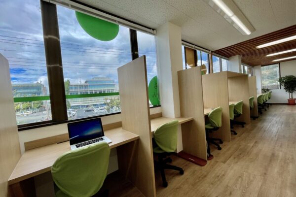 コワーキングスペース働空間